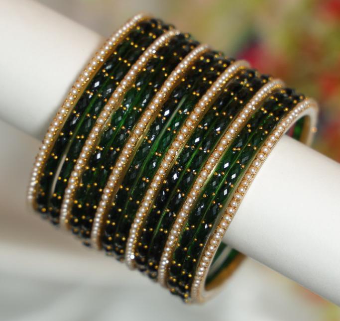 Zaaraa Emerald Raindrop Mixing With Pearl Glass Bangles